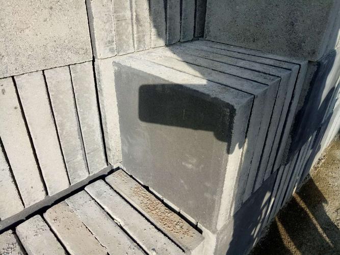 鑫恒建材道沿石,透水砖产品系列
